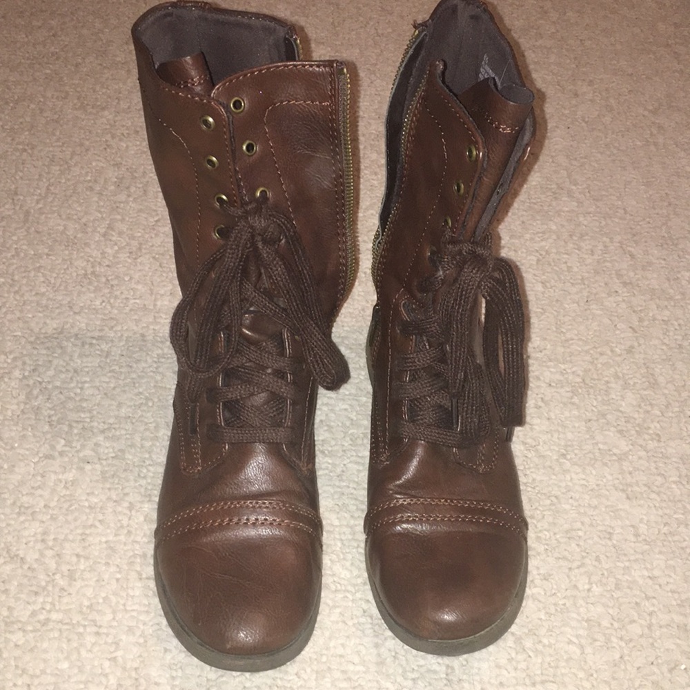brown boots